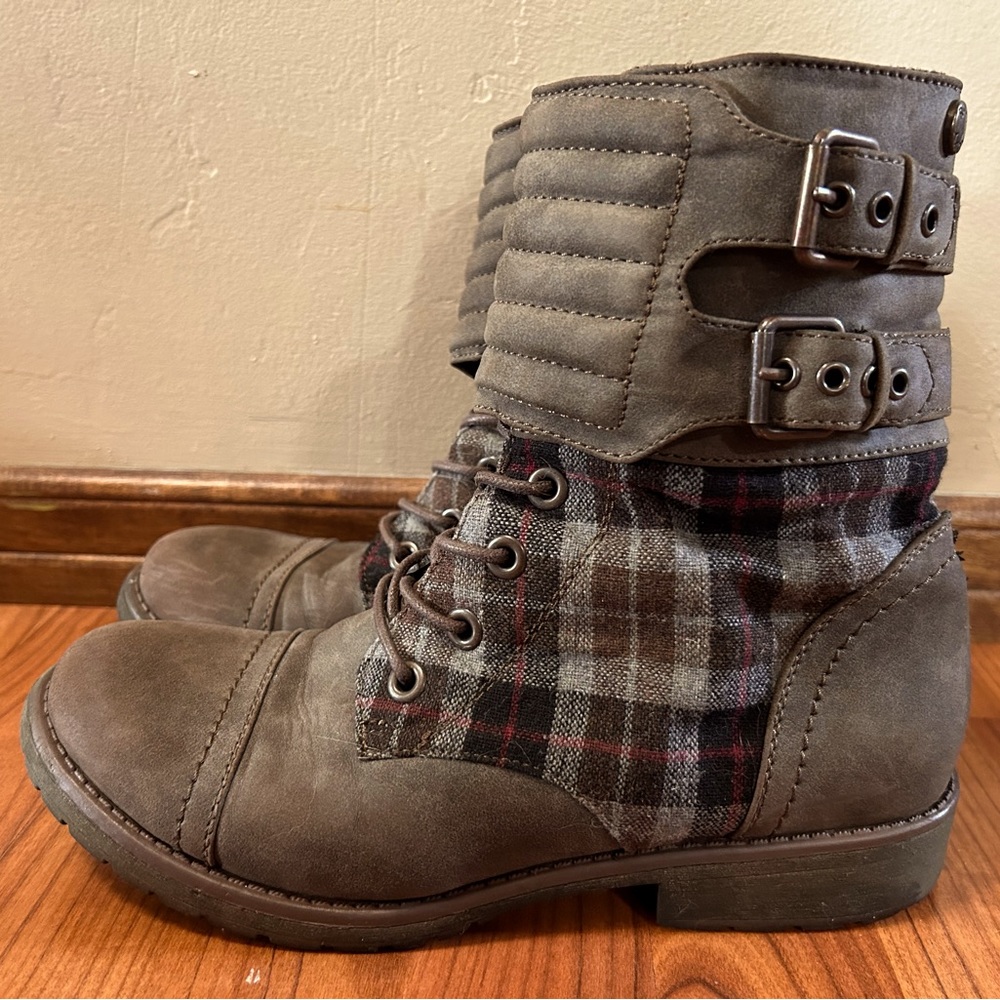 Roxy Women's Emery Brown Combat Boots  Size 10